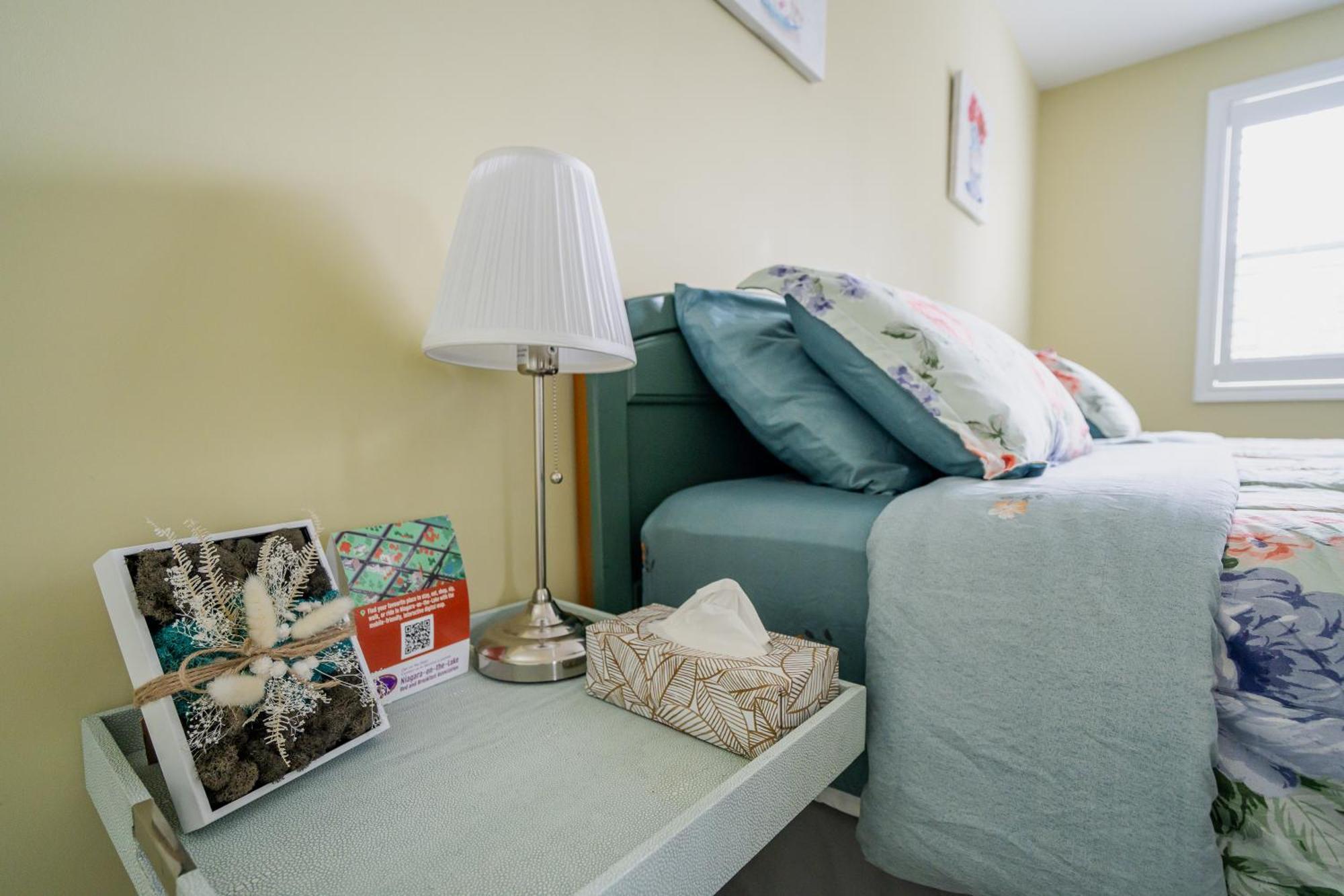 Old Town Country Landing Bed and Breakfast Niagara-on-the-Lake Exteriör bild
